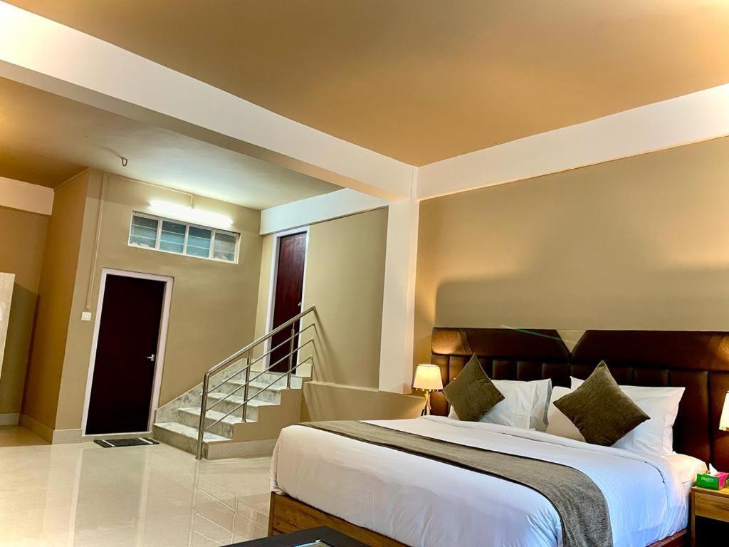 La Colline Resort Kohima 外观 照片