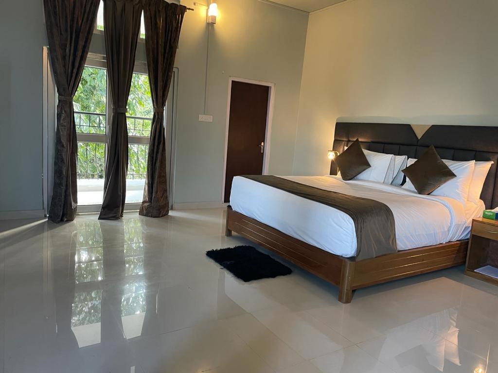 La Colline Resort Kohima 外观 照片